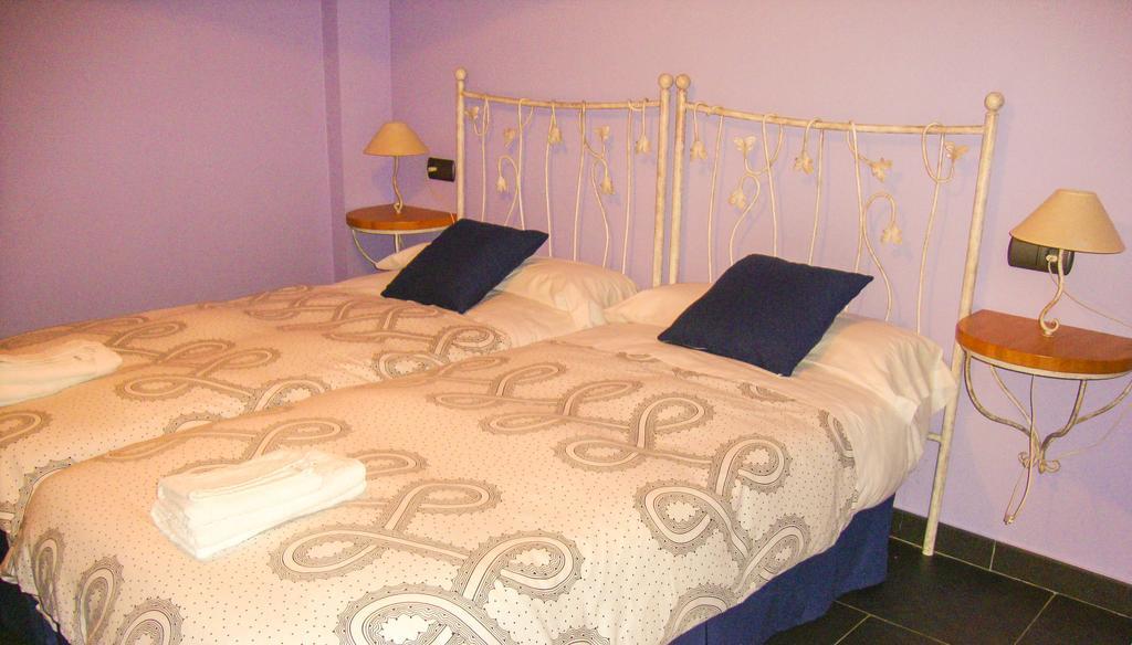 Apartamentos Fandin Ribadeo Szoba fotó